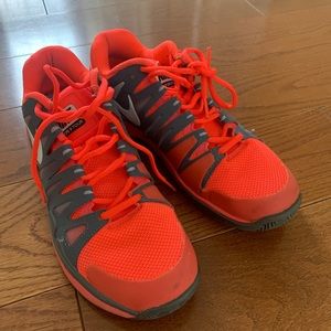 Nike sneakers, size 7.5, light worn, smoke free house